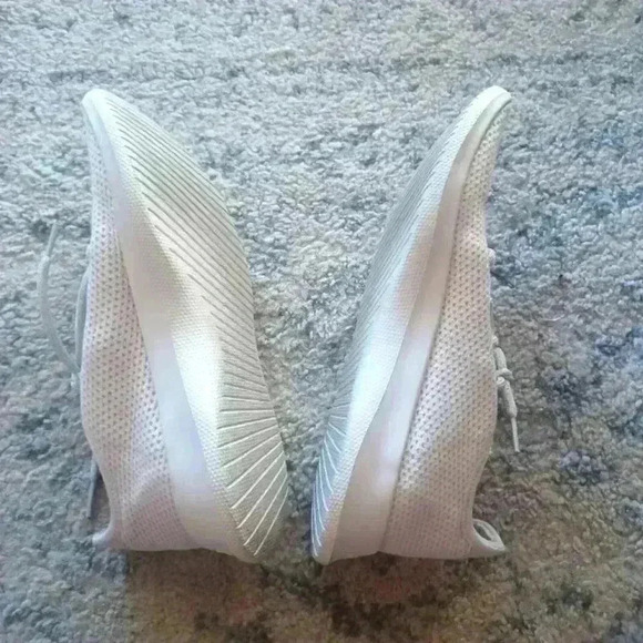 Allbirds Women's White Tree Runner Kaikoura White Sustainable Sneaker 9 - Picture 10 of 16